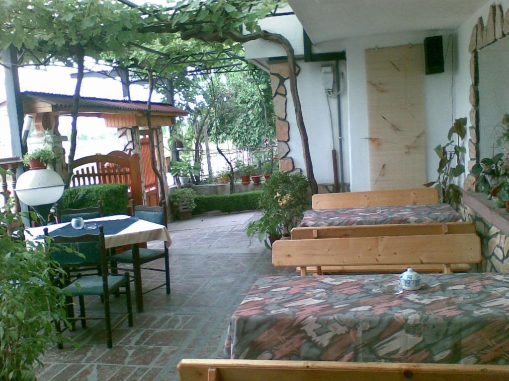 Family Hotel Natalis Hisarya Exterior photo