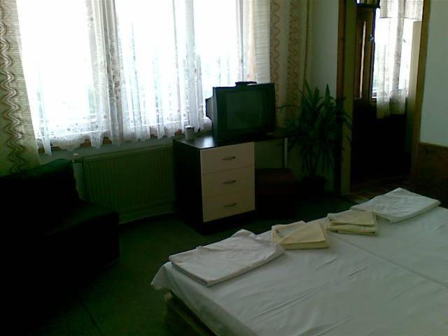 Family Hotel Natalis Hisarya Room photo